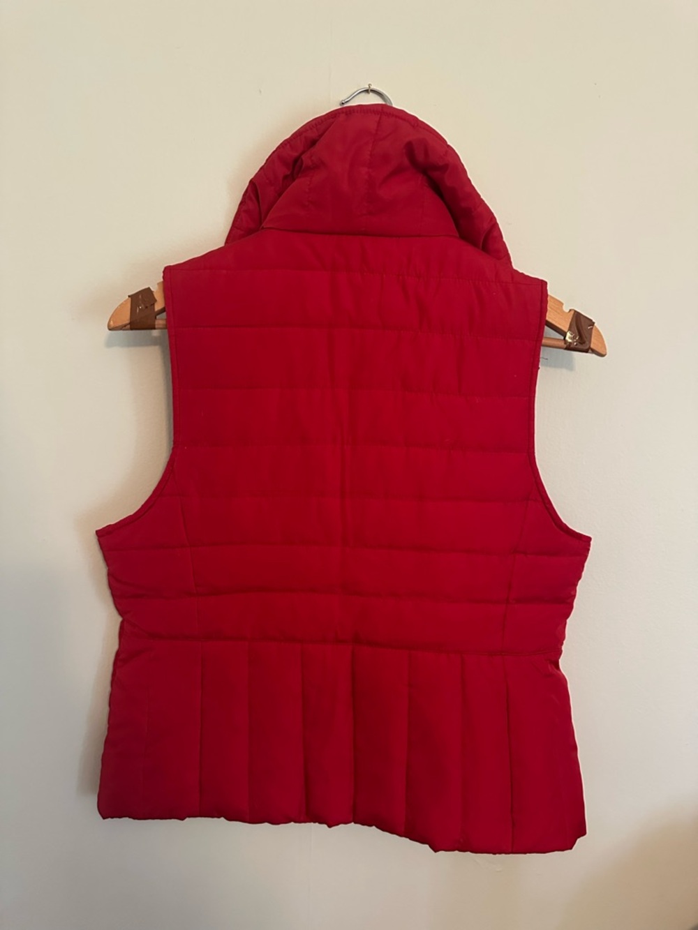 Kenneth Cole Reaction Red Quilted Puffer Vest - Picture 2 of 5